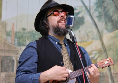 Mother Ukers Ukulele Band Jonty Jonson Larmer Tree